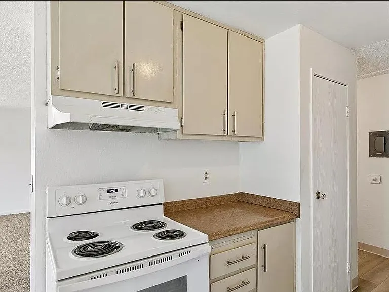 4602 Neil Rd #72 — Photo 8