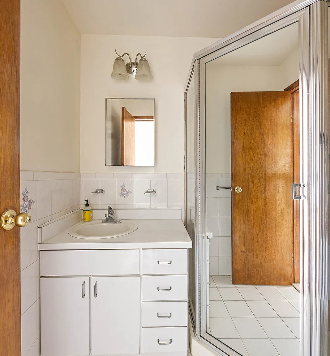 27 Dahill Road — Photo 4