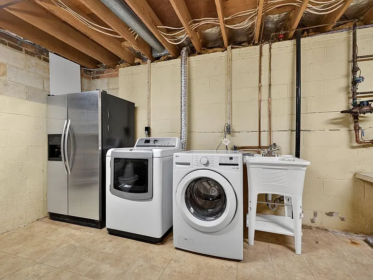 9404 Woodington Dr — Photo 37