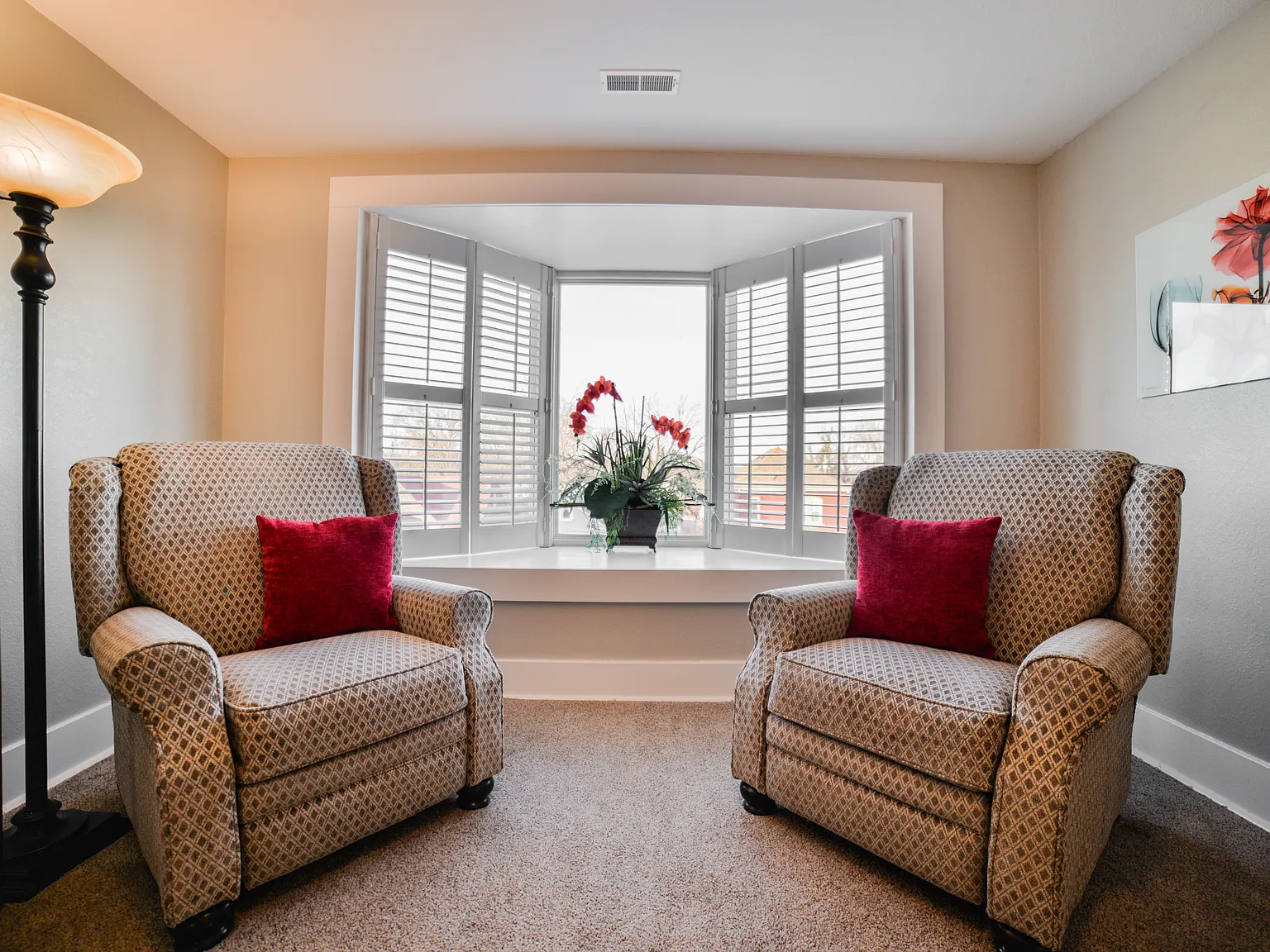 2 bed, 1400 sqft, $1,850 — Photo 2