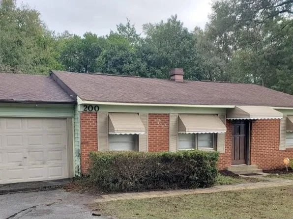 200 Ruzelle St, Warner Robins, GA 31093