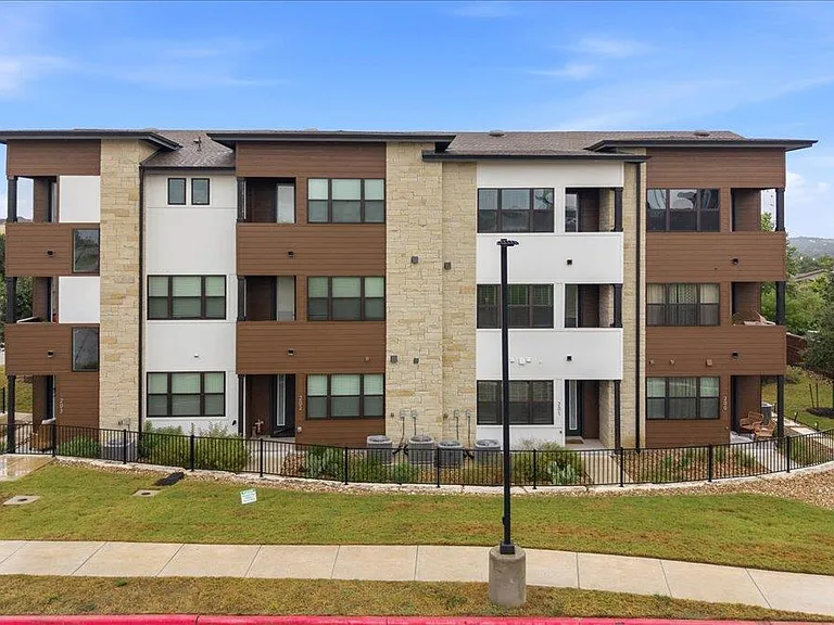 315 Holton Dr #201 — Photo 6