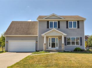 10508 Stonebridge Dr, Johnston, IA 50131