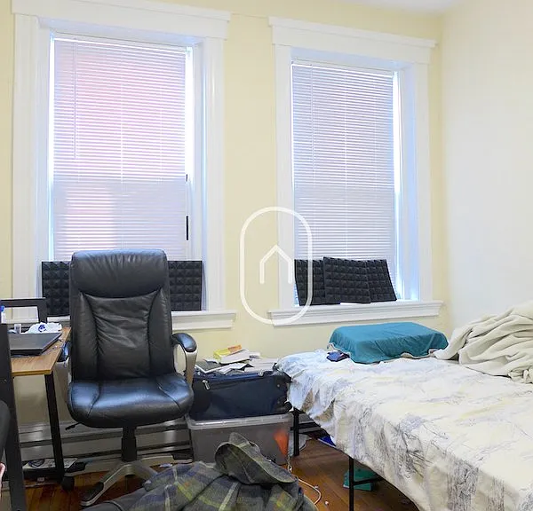 870 Huntington Ave #2 — Photo 2