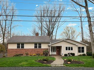 6335 Crosswoods Dr, Falls Church, VA 22044
