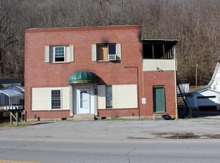 3243 S Lake Dr, Prestonsburg, KY 41653