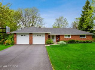 2225 Heathercliff Dr, Libertyville, IL 60048