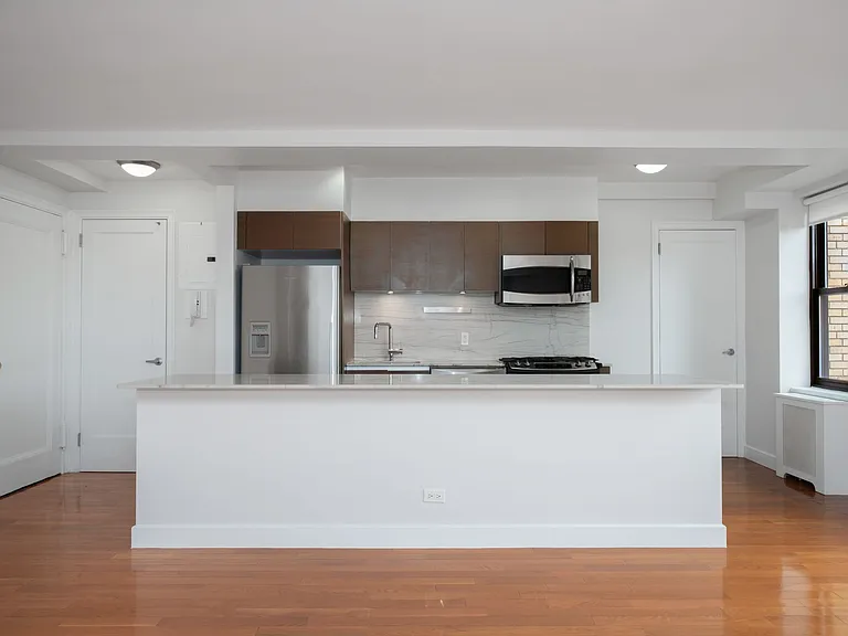 400 E 57th St #16P — Photo 5
