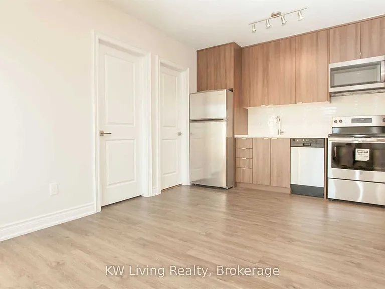 247 Chisholm Ave #3 — Photo 10