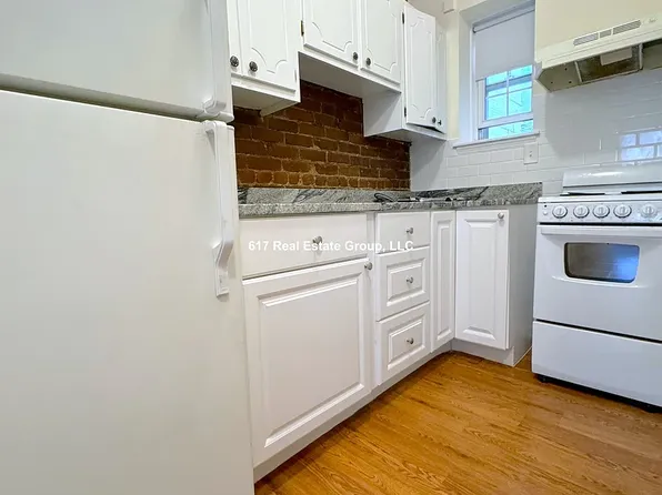 52 S Huntington Ave #1, Jamaica Plain, MA 02130