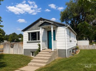 578 E 4th Ave, Glenns Ferry, ID 83623