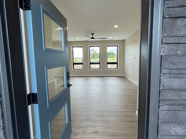 328 E Blue Bell Dr — Photo 3