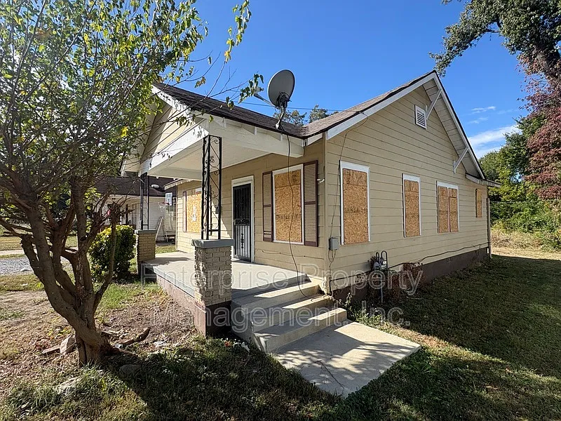 2 bed, 1.0 bath, $995 — Photo 4