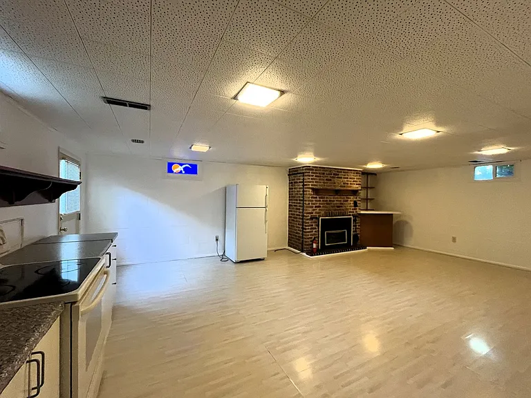 2310 Walnut St — Photo 18