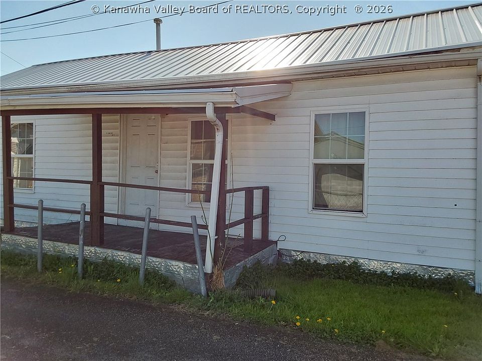 2nd image of 33 Ohio Ave