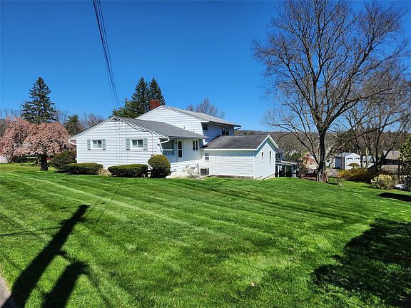 3rd image of 3000 Columbia Dr