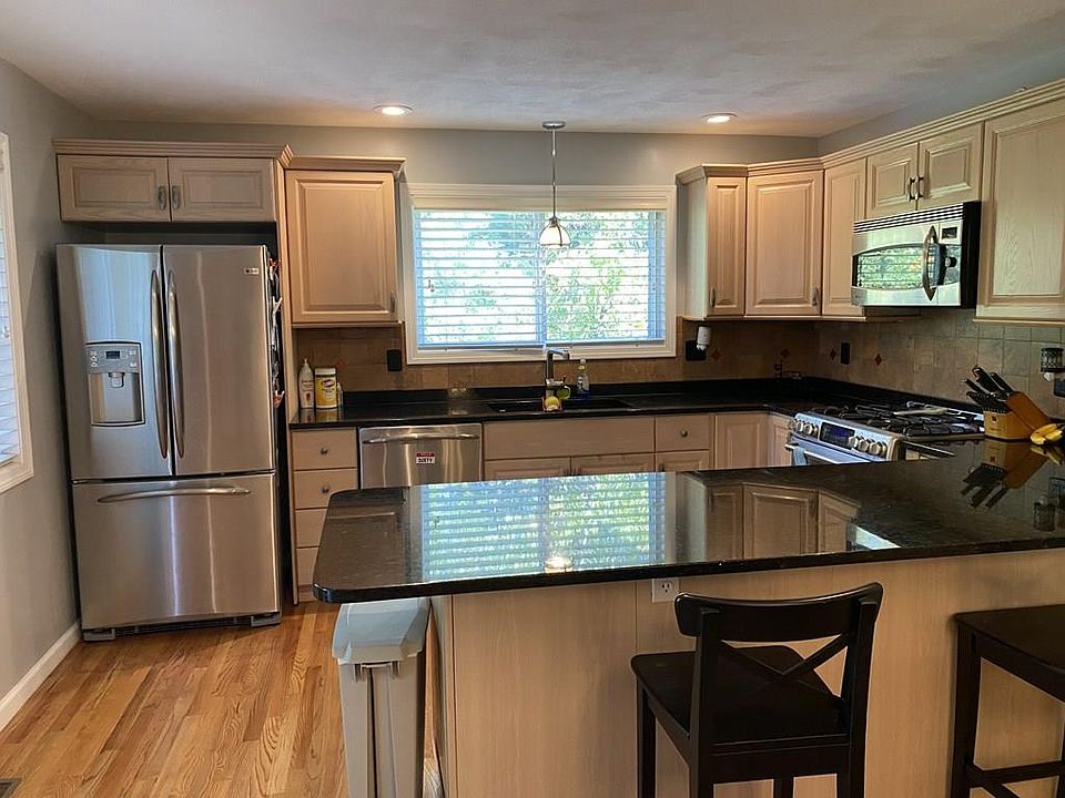 1st image of 20 Cavendish Cir #20