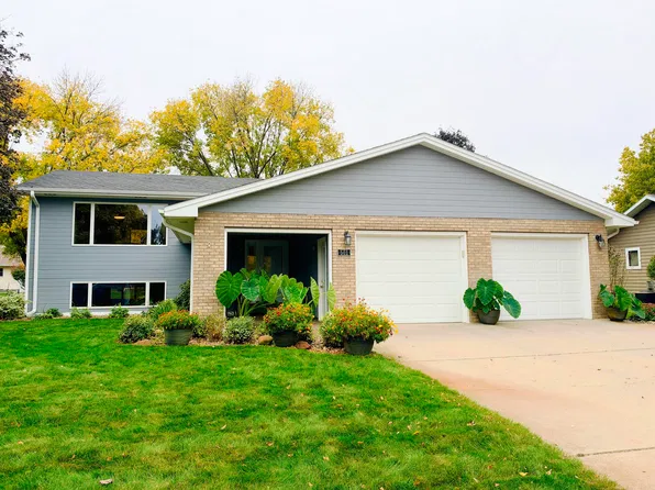 501 Fairoaks Ave, Mitchell, SD 57301