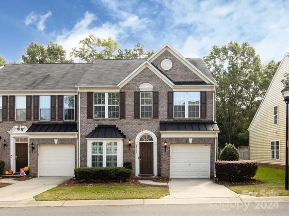 2317 Whitford Ln, Charlotte, NC 28210