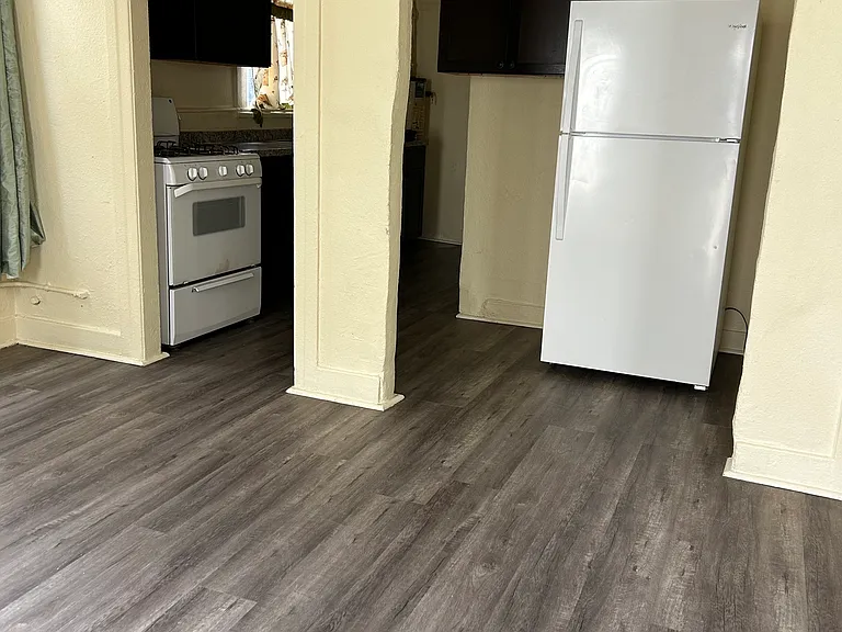 6360 Gentry St #E — Photo 9