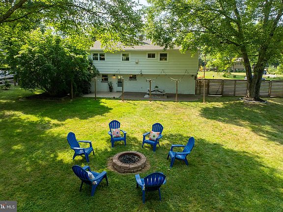 4th image of 1309 W Evergreen Dr