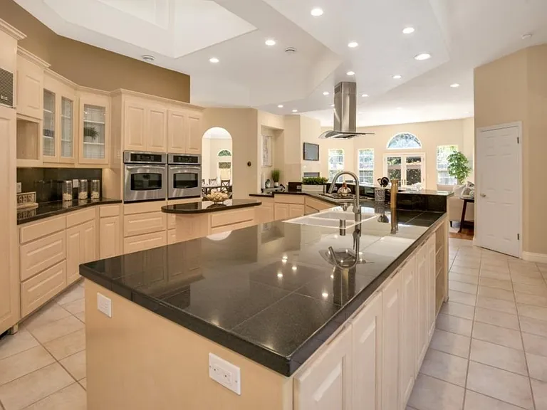 18233 Saratoga Los Gatos Rd — Photo 7