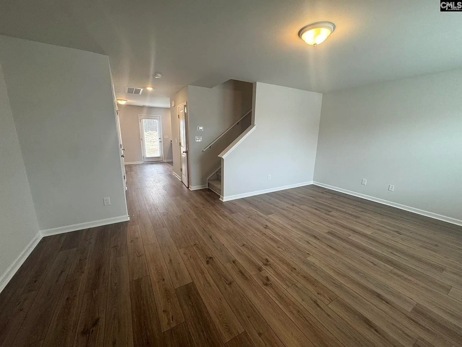 3 bed, 1250 sqft, $1,825 — Photo 2