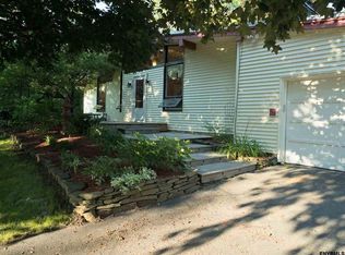 5750 Hennessey Rd, Voorheesville, NY 12186
