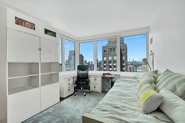 Rented by Compass | media 33