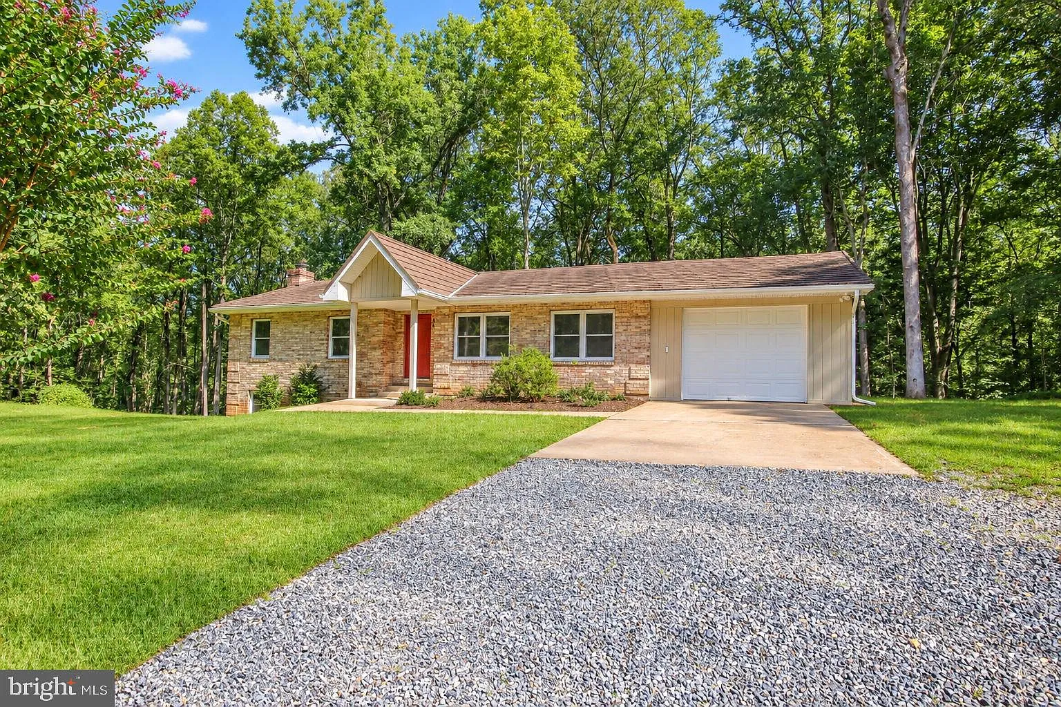 4 bed, 3.0 bath, 3138 sqft, $3,000 — Photo 2