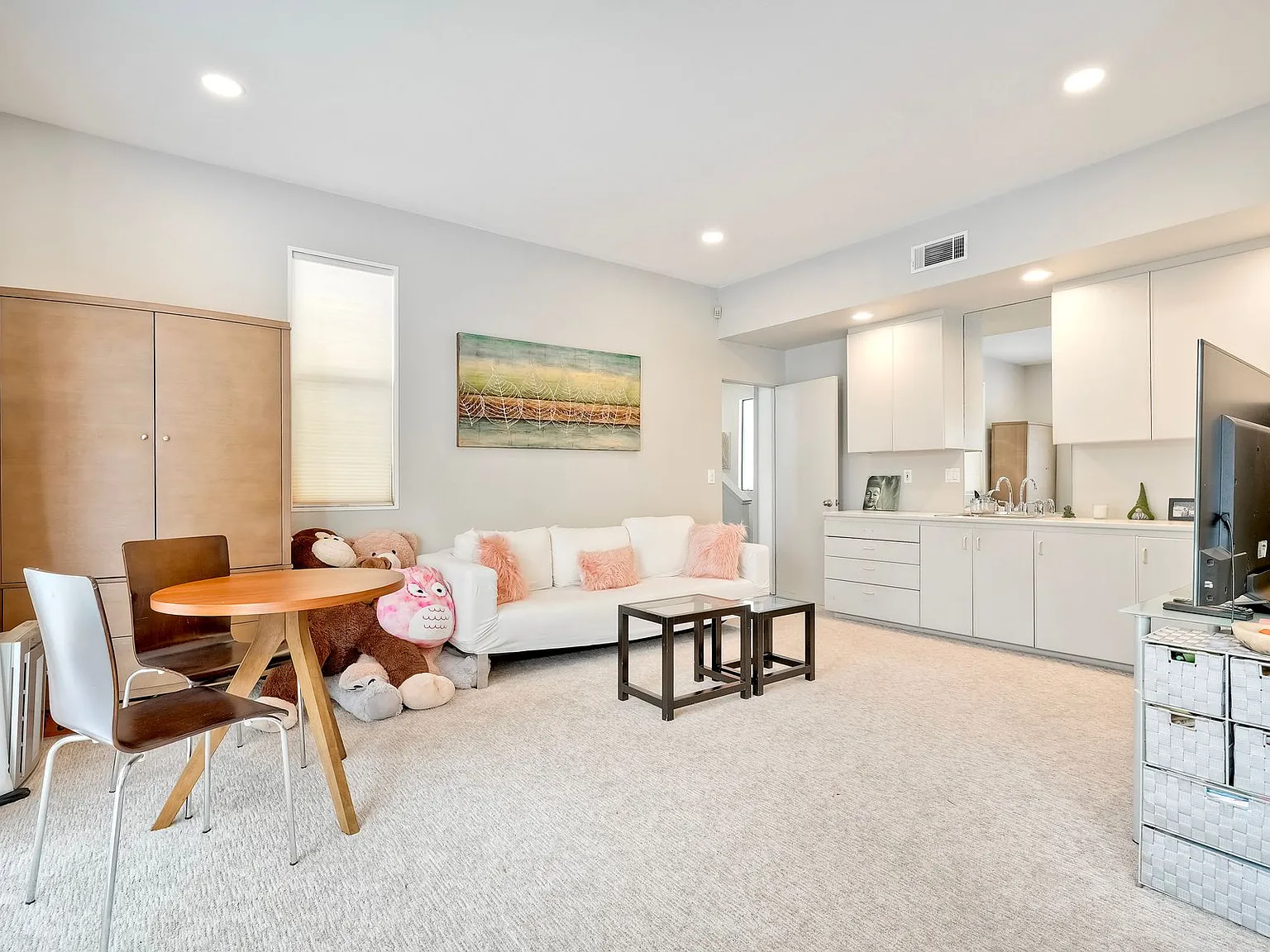 2055 Cambridge Ave — Photo 4