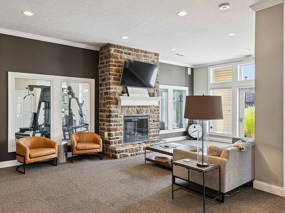 The Residences at Central Park - 04