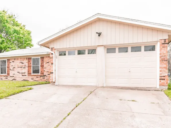6320 Brookside Dr, Watauga, TX 76148