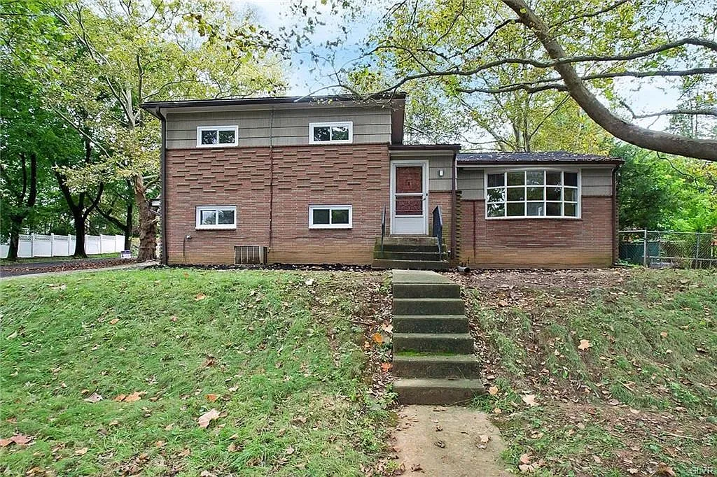 2718 Hamilton Blvd photo 1