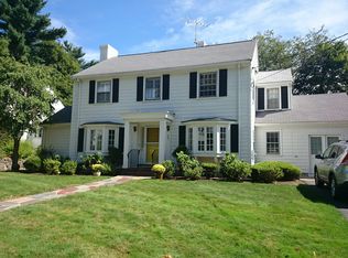 201 Russett Rd, Brookline, MA 02467