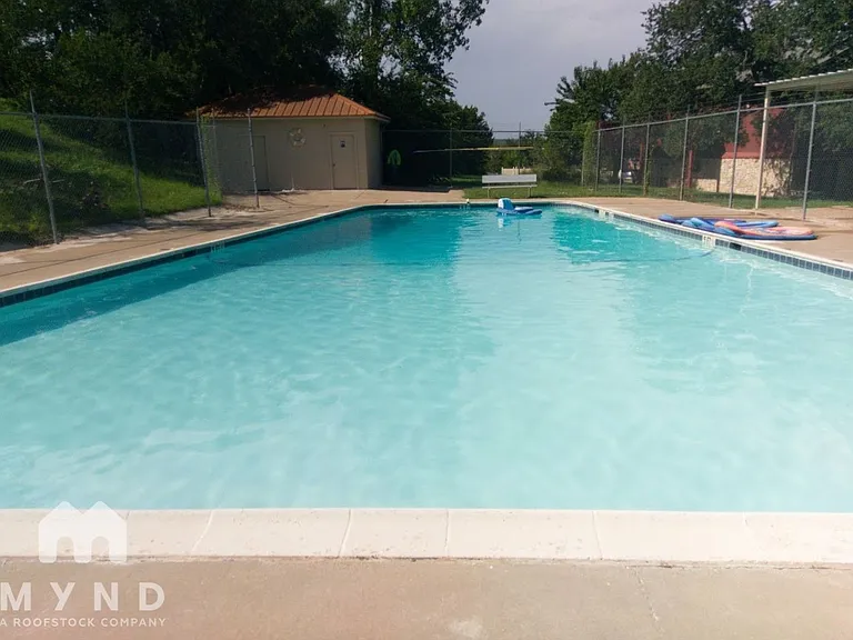 5401 Ashworth Ct — Photo 23