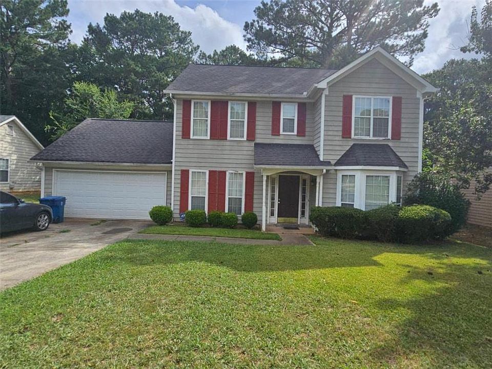1st image of 2415 Windridge Dr NE