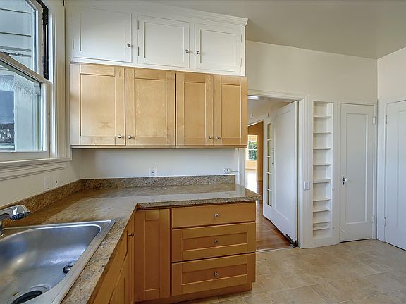 4th image of 220 16th Ave APT 4