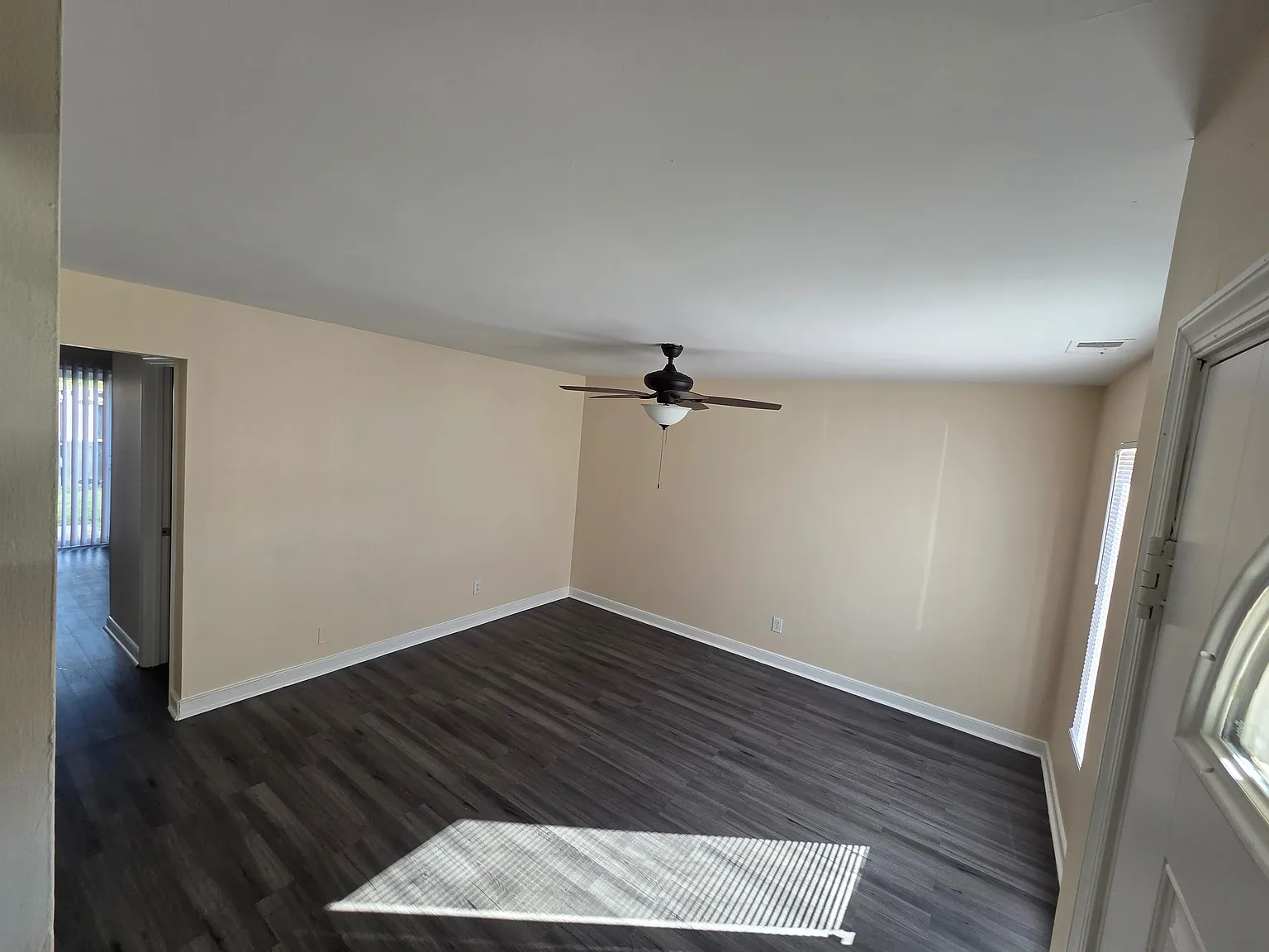 3 bed, 1.5 bath, $1,700 — Photo 2