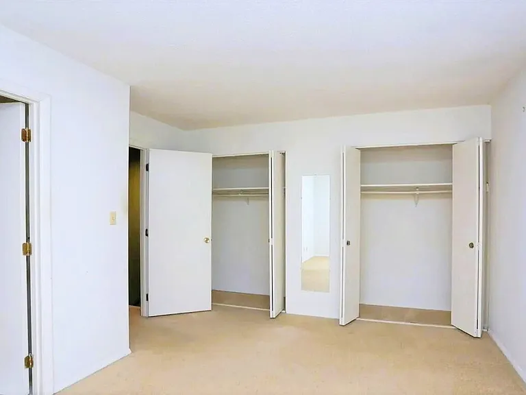 220 Elizabeth St #D4 — Photo 5