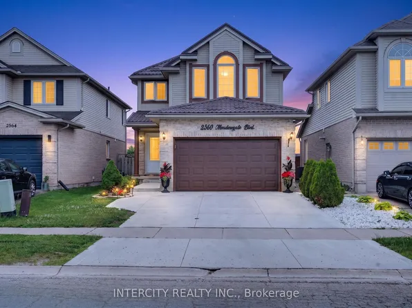 2560 Meadowgate Blvd, London, ON N6M 1L8