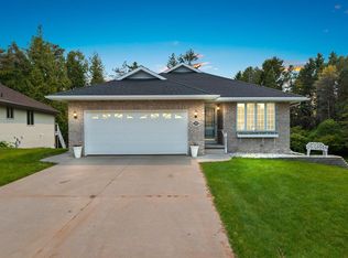 1305 Mahogany Run, Two Rivers, WI 54241