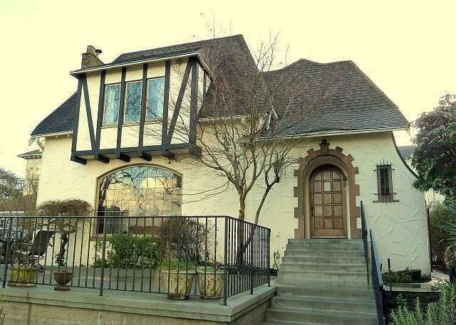 1st image of 1018 N Yakima Ave