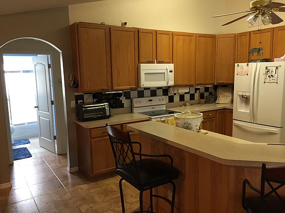 4th image of 9637 Saragossa St