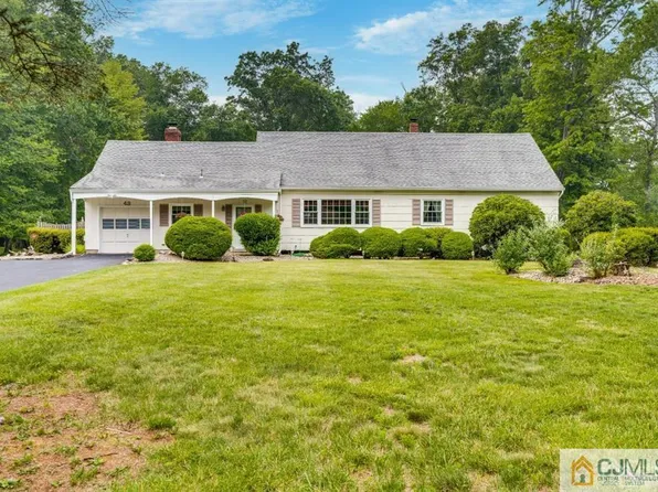 43 Beverly Dr, Hillsborough, NJ 08844