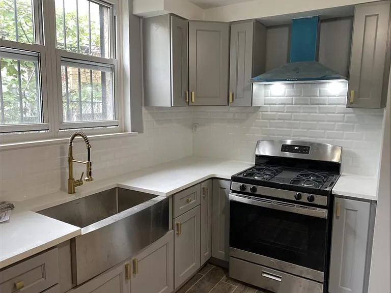 831 Winton St — Photo 3