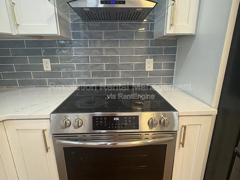 3288 Regalwoods Dr — Photo 8