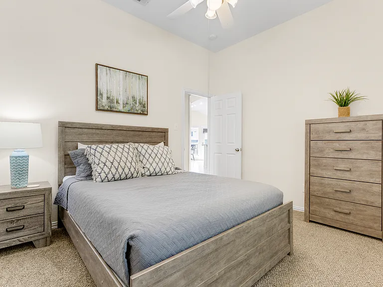 1438 Royal Oaks Dr — Photo 19