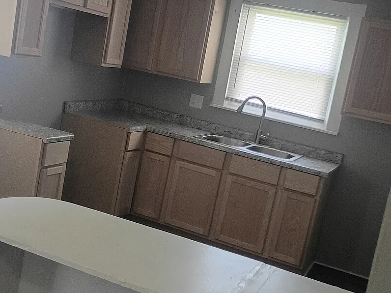 1408 Roosevelt Ave — Photo 9