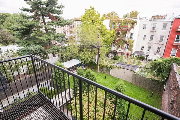 Sold by MNS | media 18